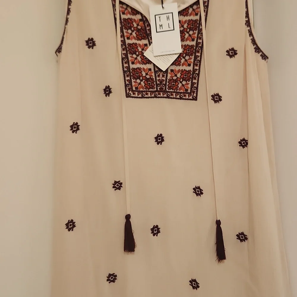 THML Dress - Picture 5 of 5